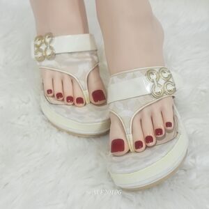 Coach Women Wedge Heels Beige Patent Leather Thong Gypsy size 6B